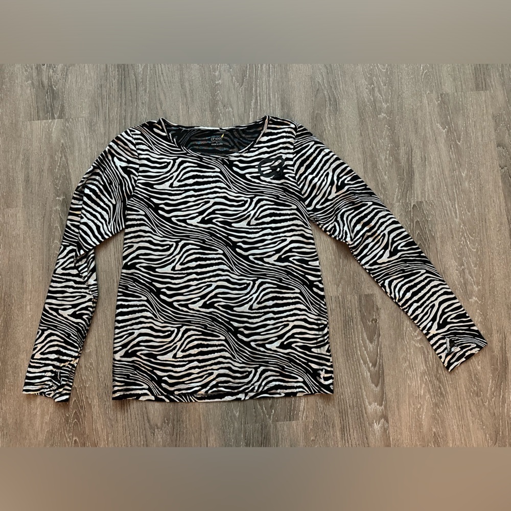 Cyclebar Silver Zebra Mesh Shirt - size Large